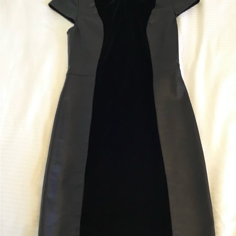 Alice + Olivia Black and black mini Dress